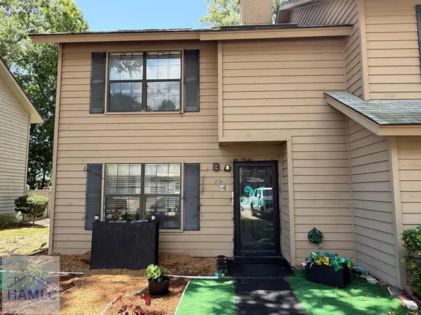 84 Hidden Lake Ct, Savannah, GA 31419