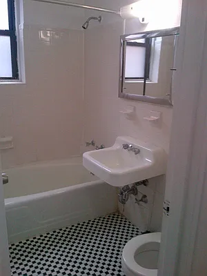 Rented by Smart NY Realty LLC | media 5