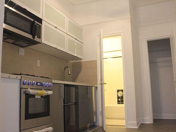 4th image of 85 Greenpoint Ave APT 2C