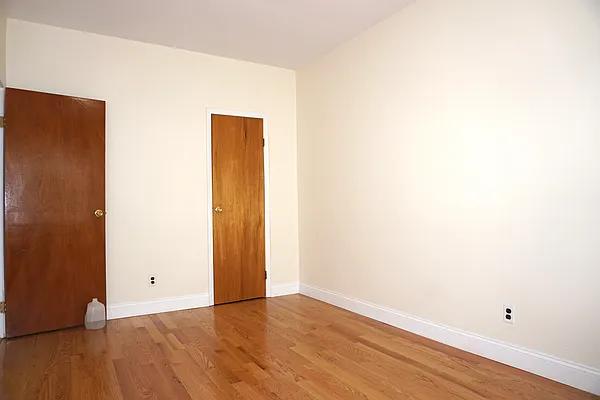 Rented by Astoria Realty | media 38