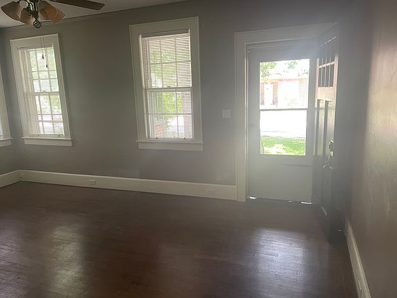 Front entrance / living room