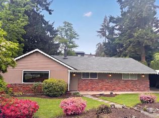 8900 32nd Ave NE, Seattle, WA 98115