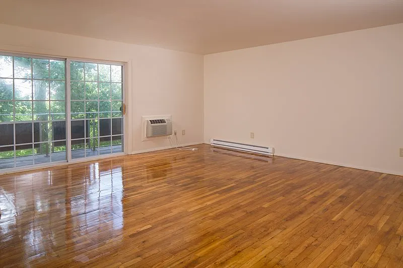 Hampton Oaks Apartments — Photo 3