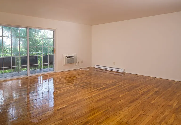 Hampton Oaks Apartments — Photo 3