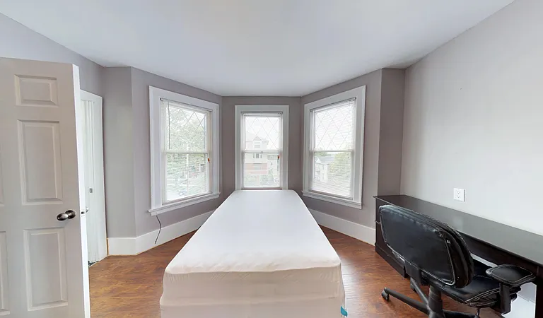 113 Comstock Ave — Photo 30