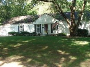 8105 Wenonga Rd, Leawood, KS 66206