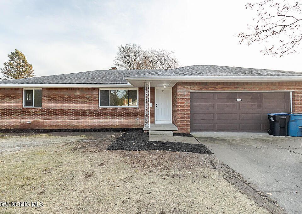 1st image of 513 Holly Dr