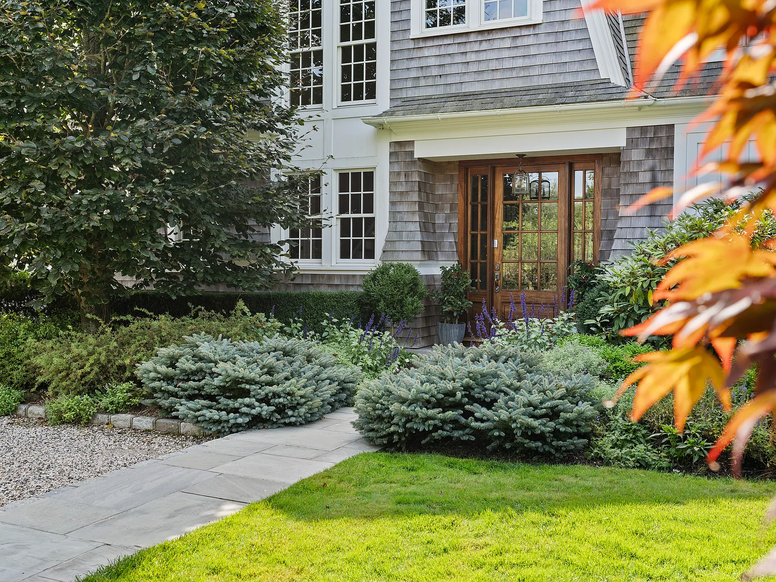 Southampton Village Elegantly Renovated Carriage House — Photo 2