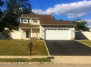 17 Marc Dr, Howell, NJ 07731
