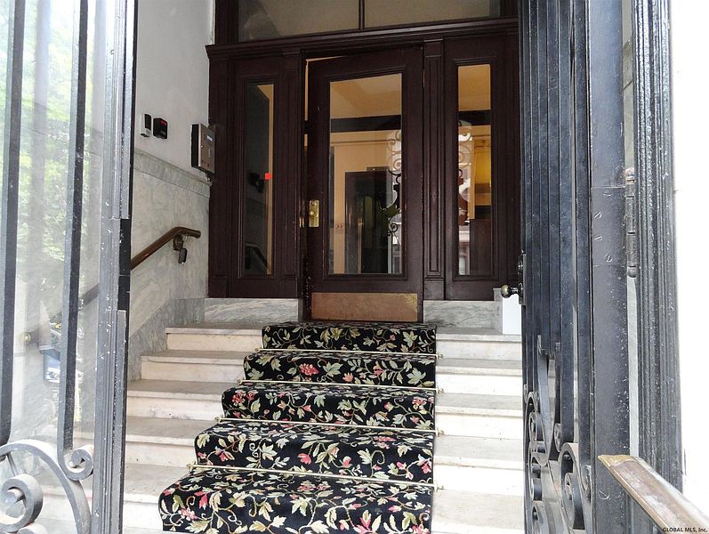 2nd image of 355 State Street #4ER