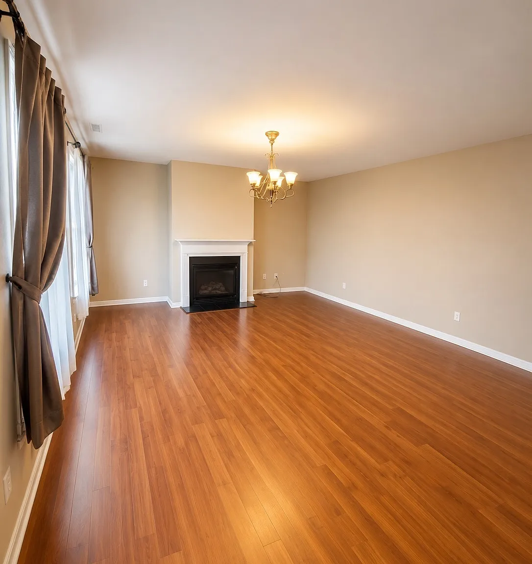 4 bed, 2.5 bath, 2347 sqft, $2,300 — Photo 2