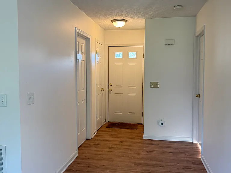 2306 Hazelnut Dr — Photo 2