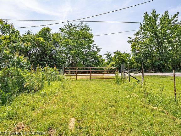 2nd image of N River Rd