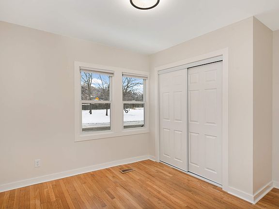 2nd image of 328 Harrison Ave Unit 1