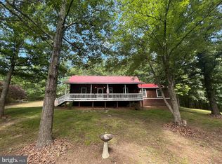 141 Dry Run Ln, Berkeley Springs, WV 25411