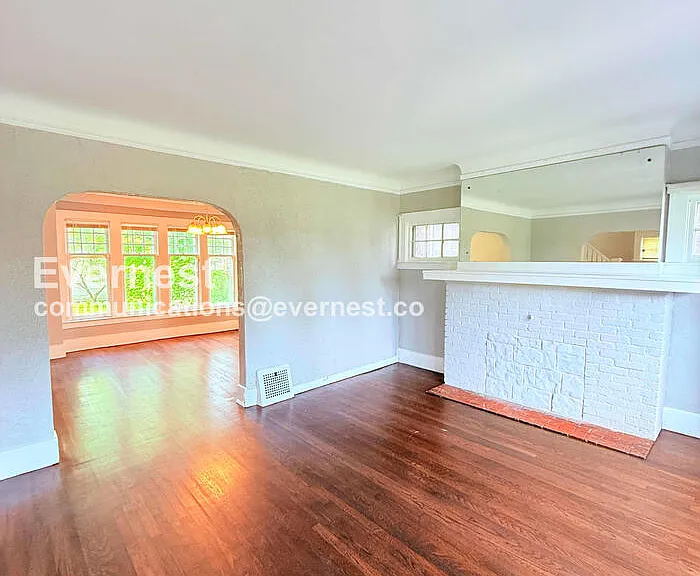 2047 Seward Ave — Photo 7