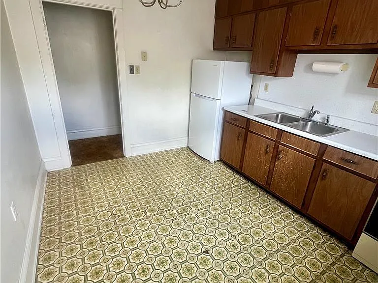 323 S 16th St #2 — Photo 7