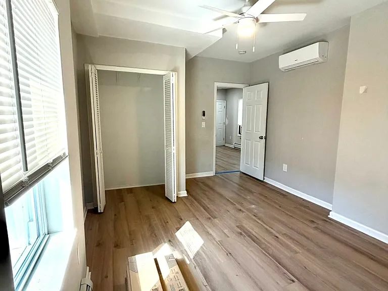 224 Cortlandt St #1 — Photo 12
