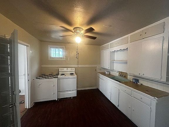 3rd image of 1203 Edison Dr