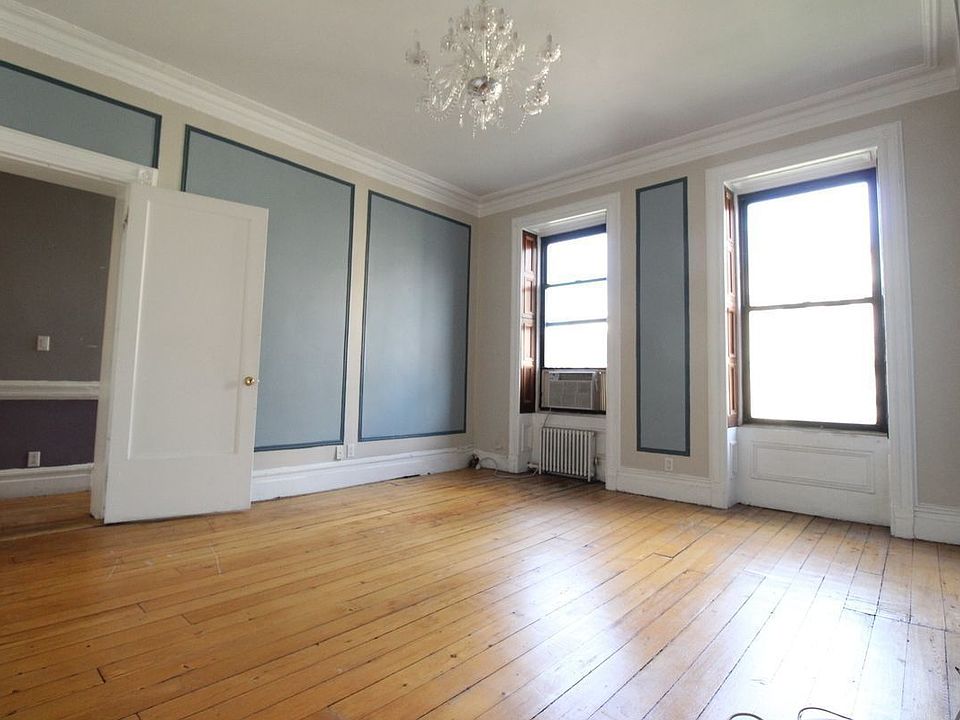 1st image of 360 W 50th St #5