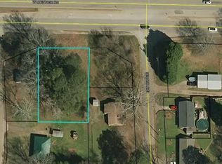 1804 W McIntosh Rd, Griffin, GA 30223