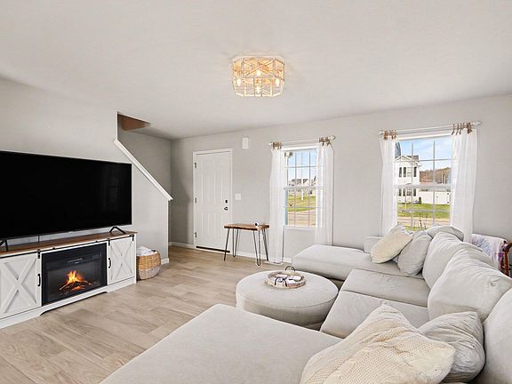 5th image of 58370 Norton St
