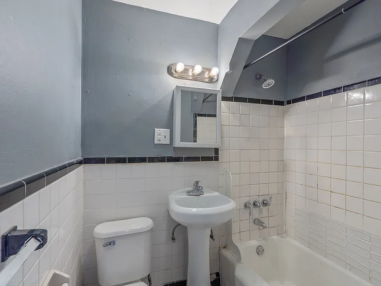 315 N Salina St #22 — Photo 5