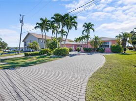 517 SE 43rd St, Cape Coral, FL