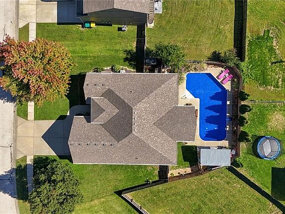 2nd image of 9920 Webster Cir