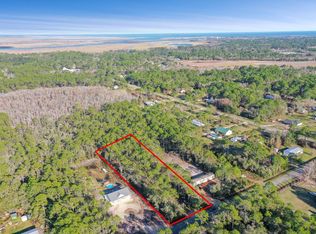 1605 Peachtree Rd, Apalachicola, FL 32320