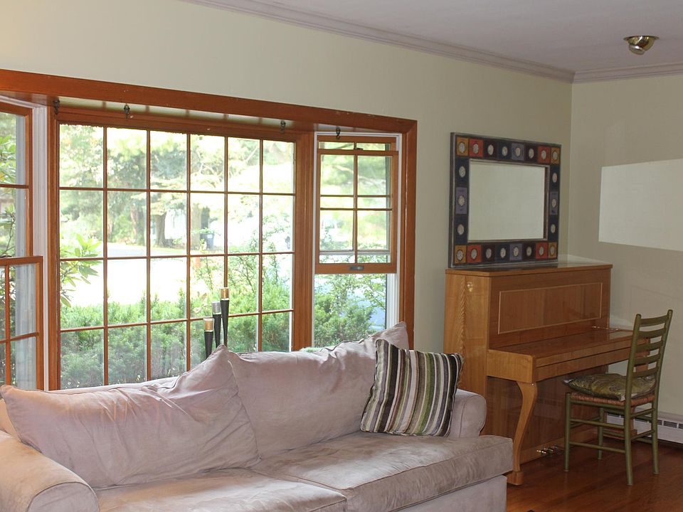 2nd image of 2351 Algonquin Rd