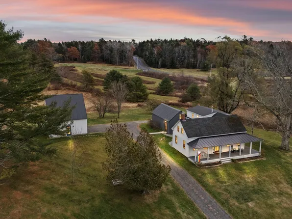 10 Round Hill Lane, Brunswick, ME 04011