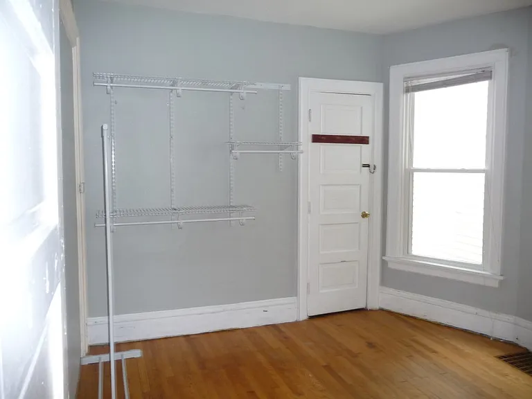 215 N Bassett St — Photo 5