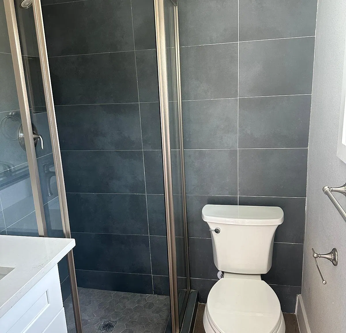 Studio, 400 sqft, $975 — Photo 3