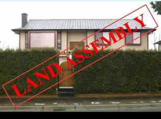 15564 100th Ave, Surrey, BC V3R7S4