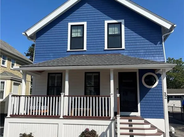 32 Hammond St, Newport, RI 02840