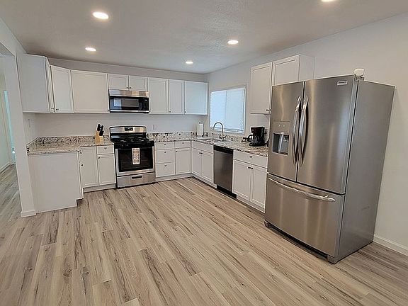 New Granite and Cabinets