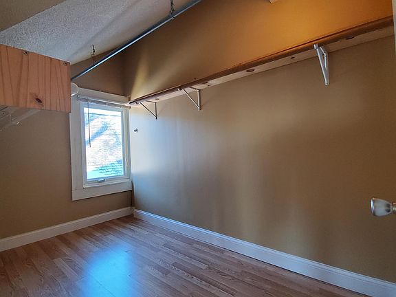 5th image of 822 Penn Ave N #2