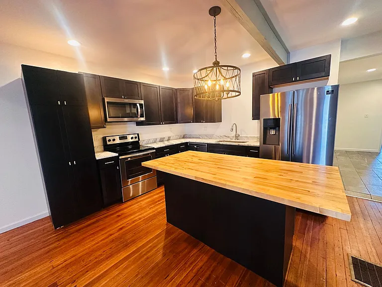 506 E Ormsby Ave — Photo 6
