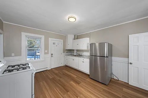 27 Glendale St Photo 1