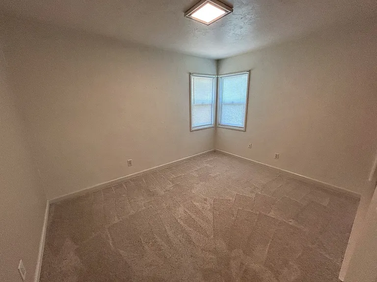 2821 Blue View St — Photo 6