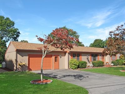 27 Shaker Rd, Dartmouth, MA, 02747