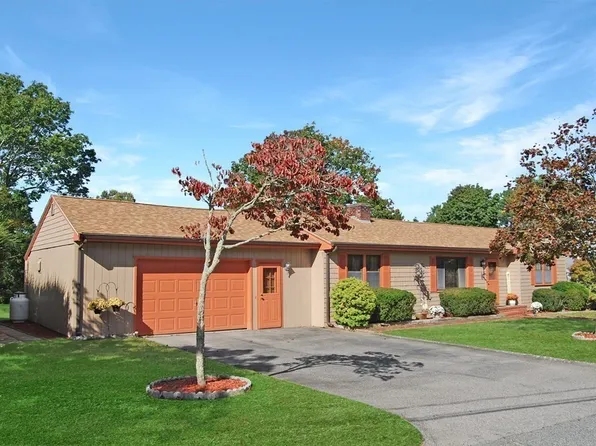 27 Shaker Rd, Dartmouth, MA 02747