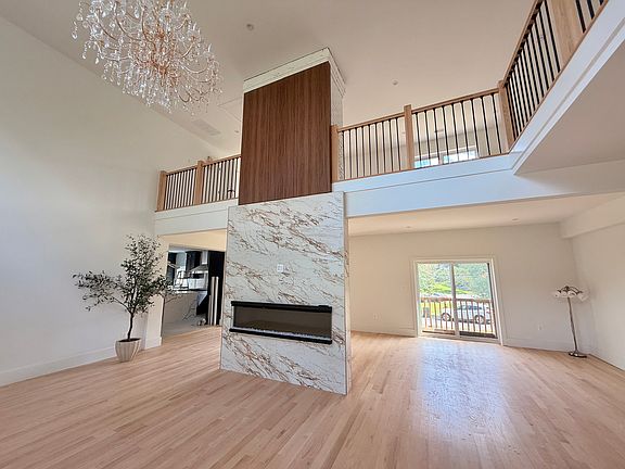 3rd image of 3237 Sleepy Hollow Rd #1