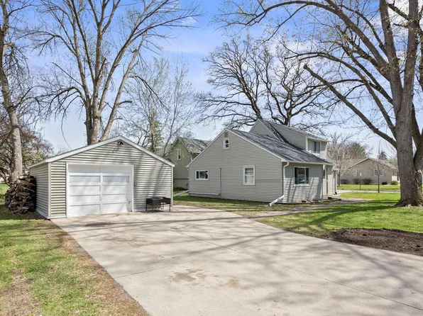437 Linden Ave SW, Hutchinson, MN 55350