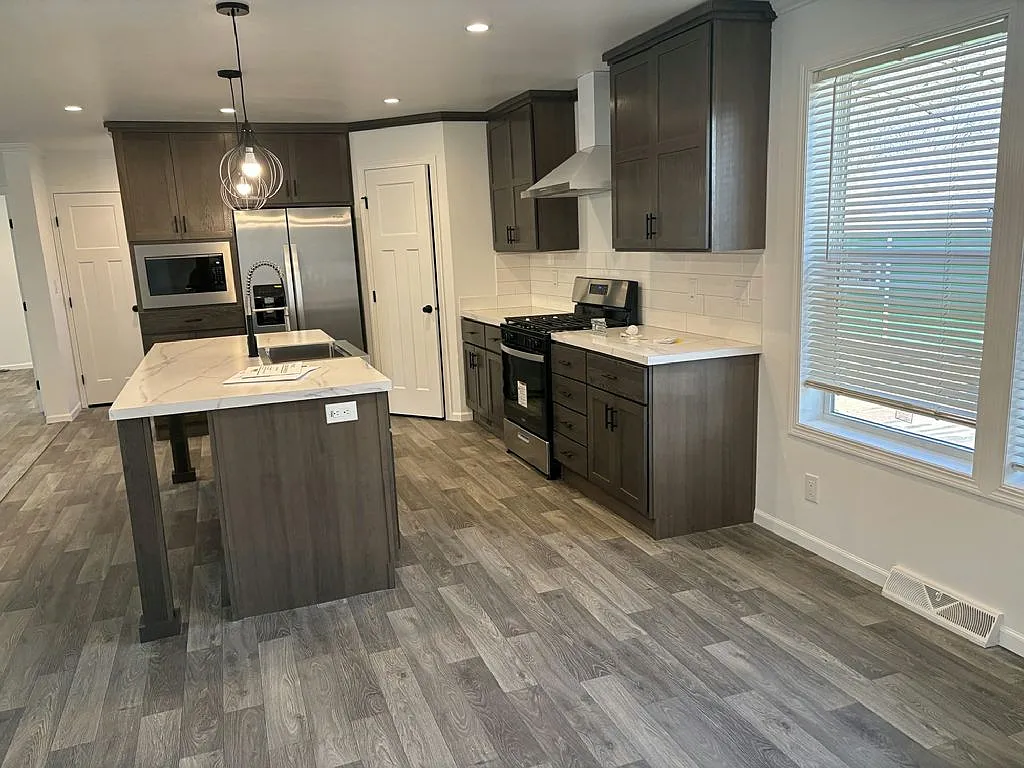 3 bed, 2.5 bath, 1460 sqft, $1,999 — Photo 4