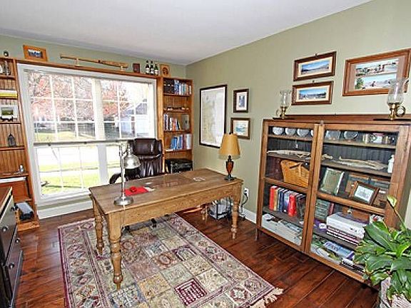Office or Living Rm