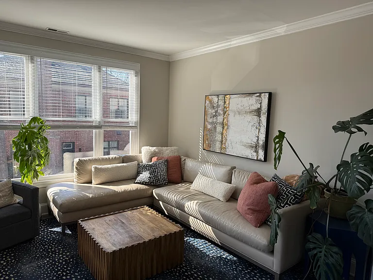 2315 Selwyn Ave #G — Photo 4