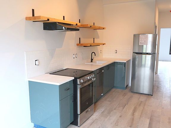 2nd image of 2211 41st St APT 1R
