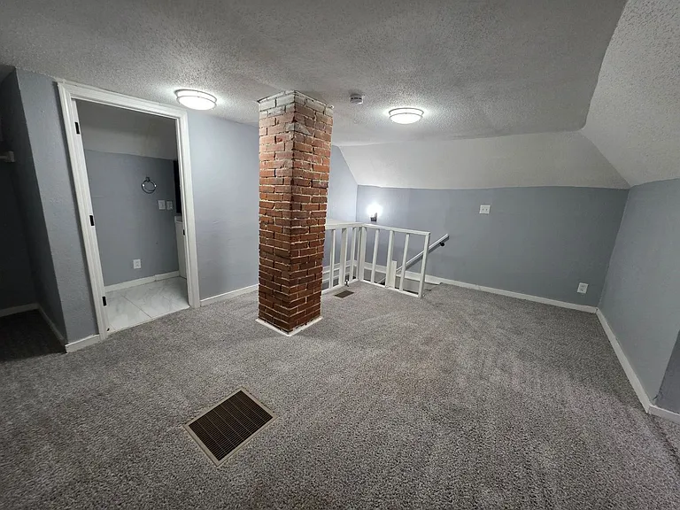 2534 Norton Ave — Photo 9